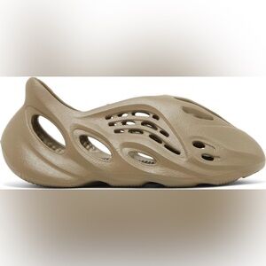 Adidas Yeezy Foam Runners, Sand, Size 4